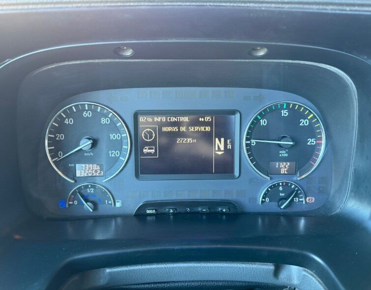 MERCEDES BENZ  ACTROS 3348S